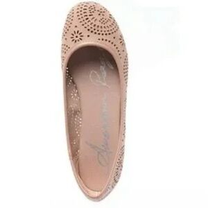American Rag Sophia closed toe ballet flat gold sandals size 6.5